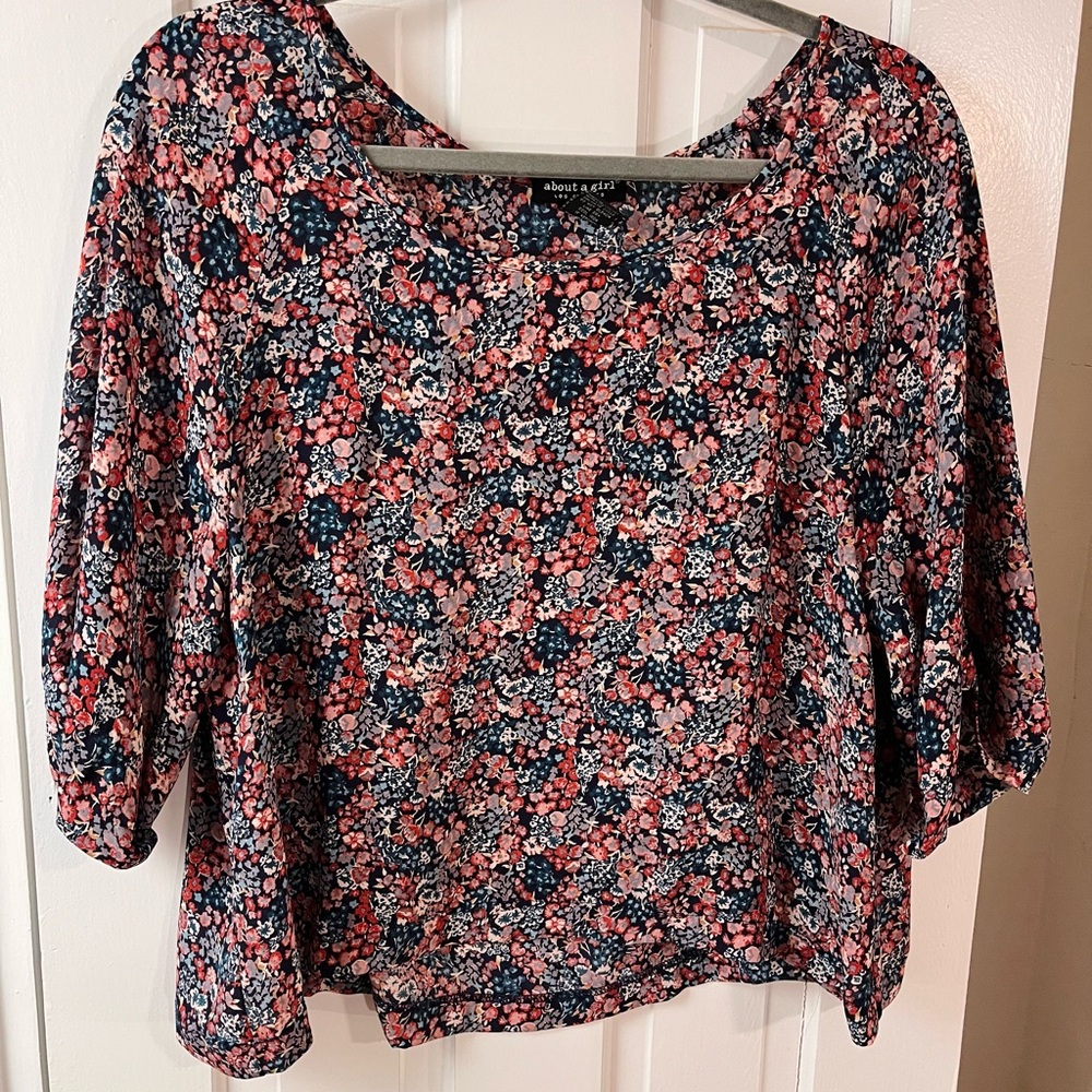 About A Girl Navy and Coral Floral Scoop Neck Blouse cropped